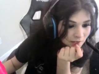 Livingdeadgirl04